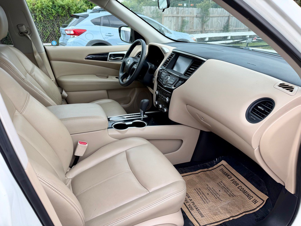 2017 Nissan Pathfinder Image 5