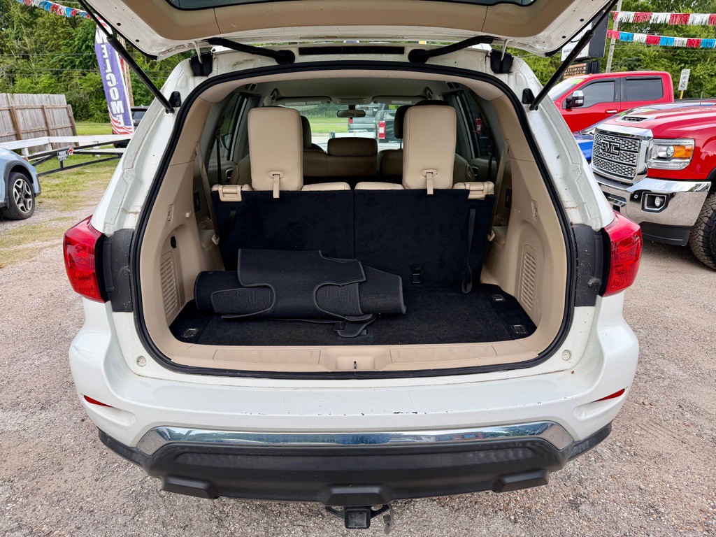 2017 Nissan Pathfinder Image 11
