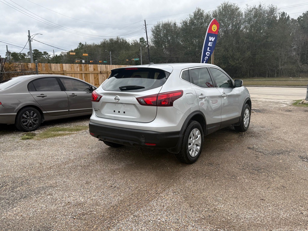 2019 Nissan Rogue Image 3