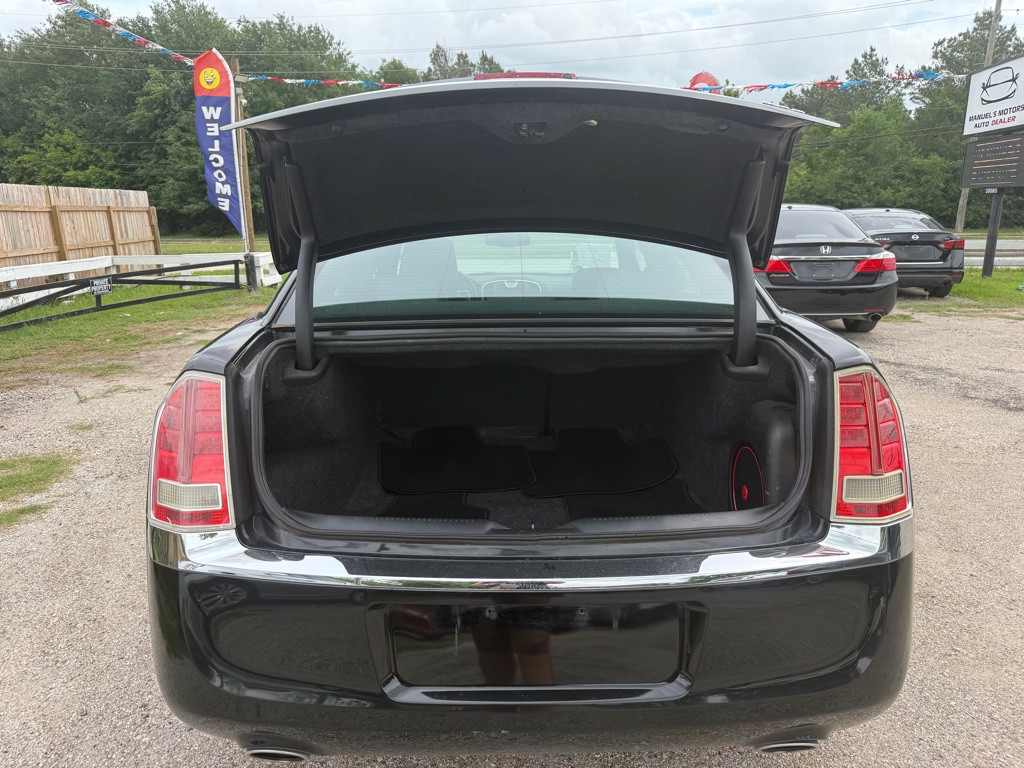 2014 Chrysler 300 Image 5