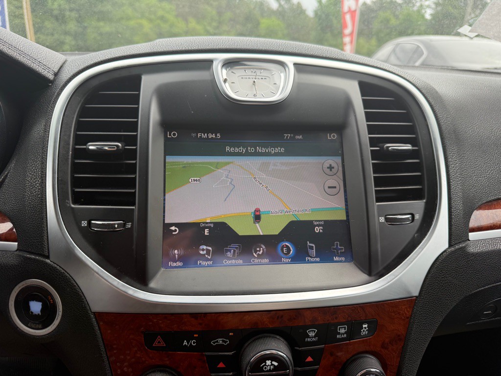 2014 Chrysler 300 Image 10