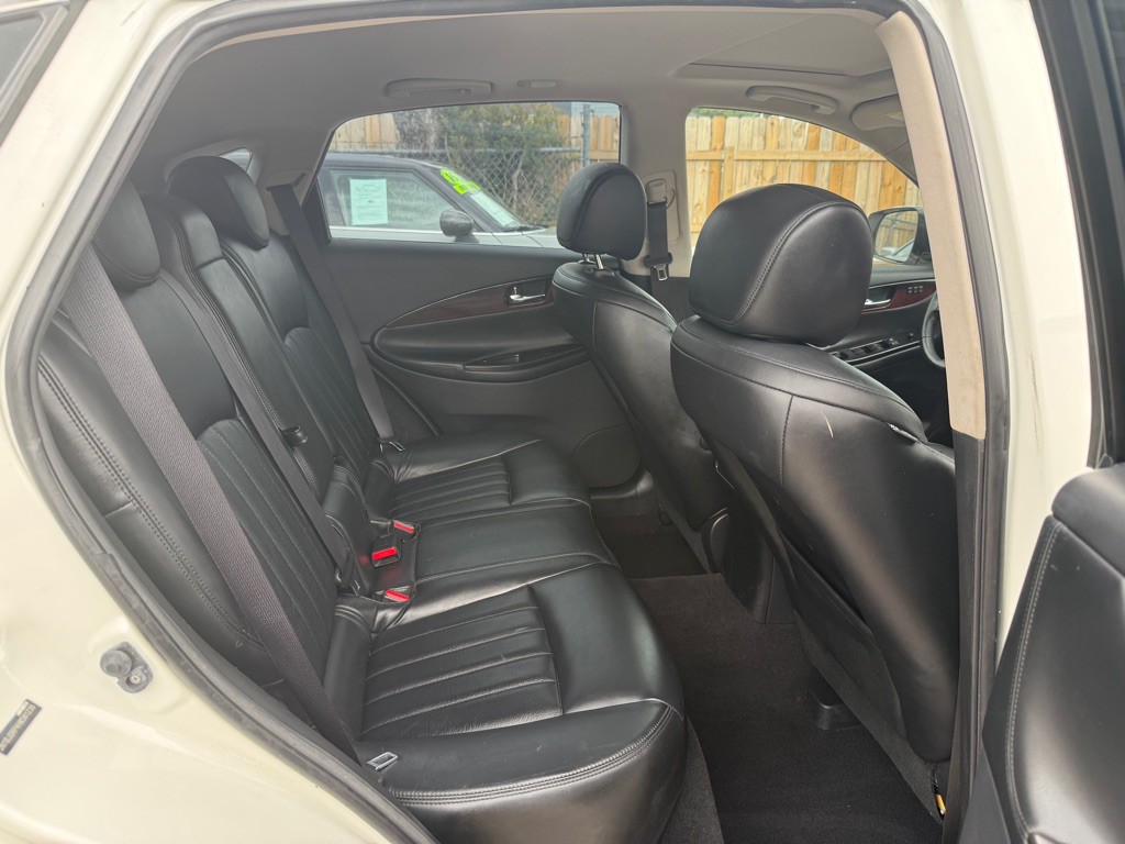 2017 INFINITI QX50 Image 7