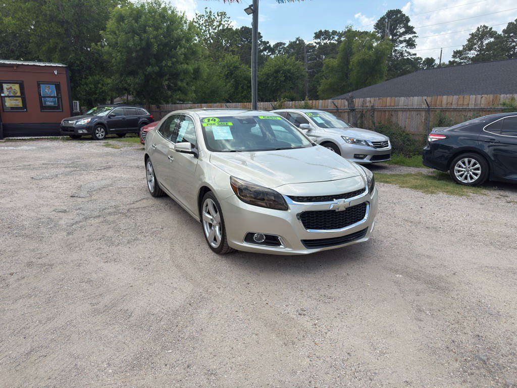 2014 Chevrolet Malibu Image 2