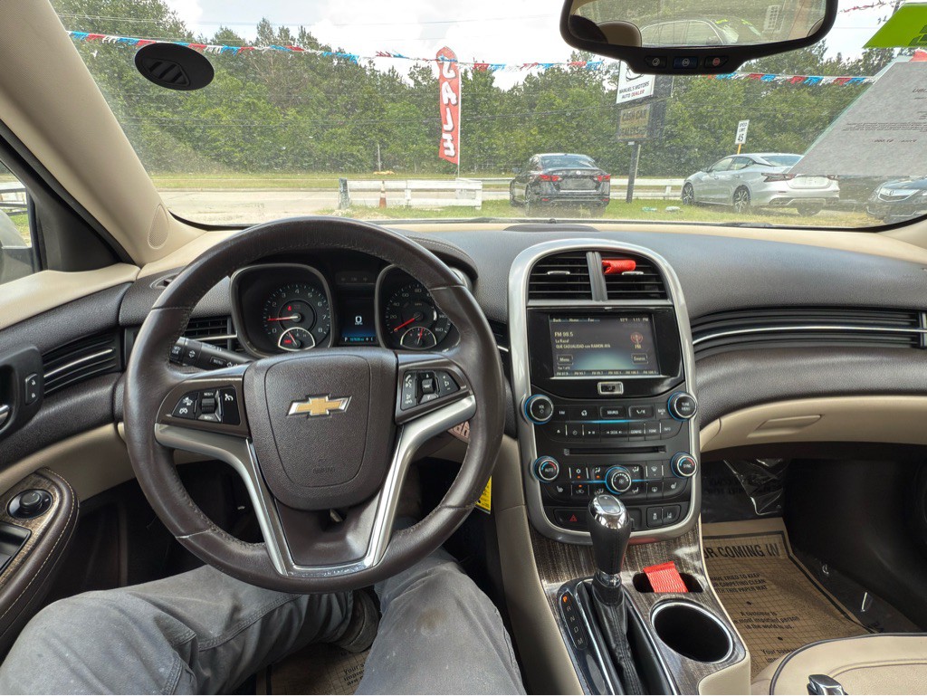 2014 Chevrolet Malibu Image 10