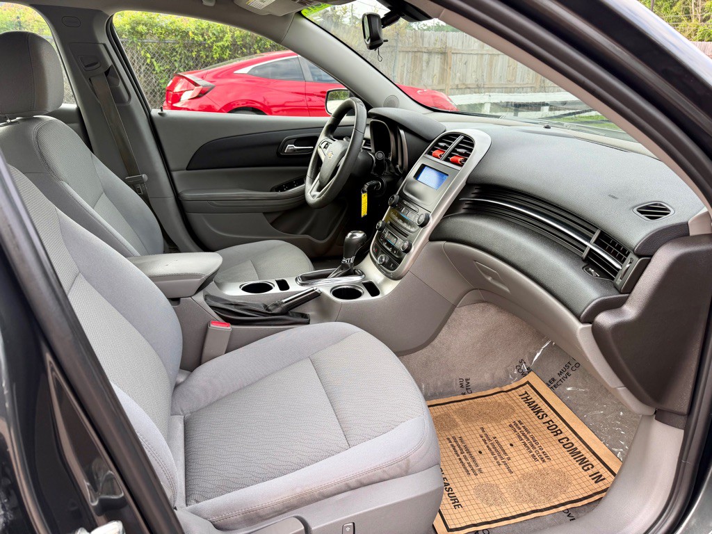2016 Chevrolet Malibu Image 5