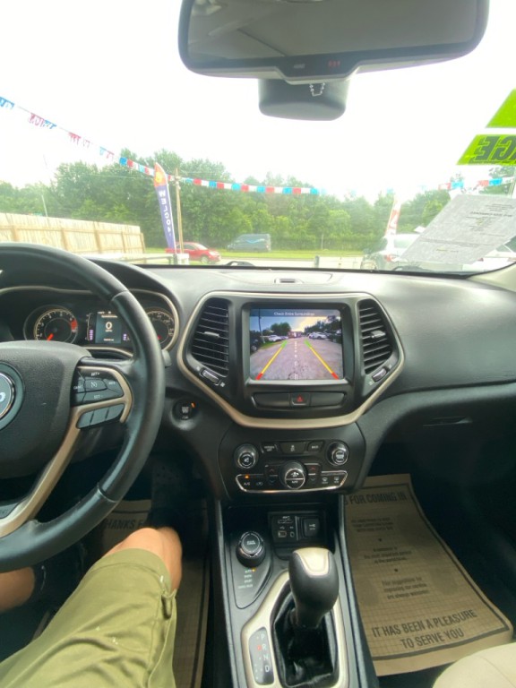 2016 Jeep Cherokee Image 11