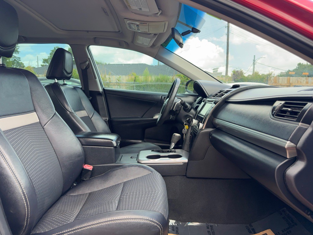 2013 Toyota Camry Image 6