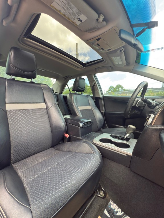 2013 Toyota Camry Image 8
