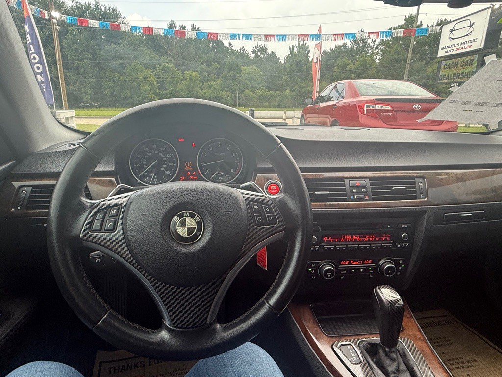 2011 BMW 3 Series Image 5