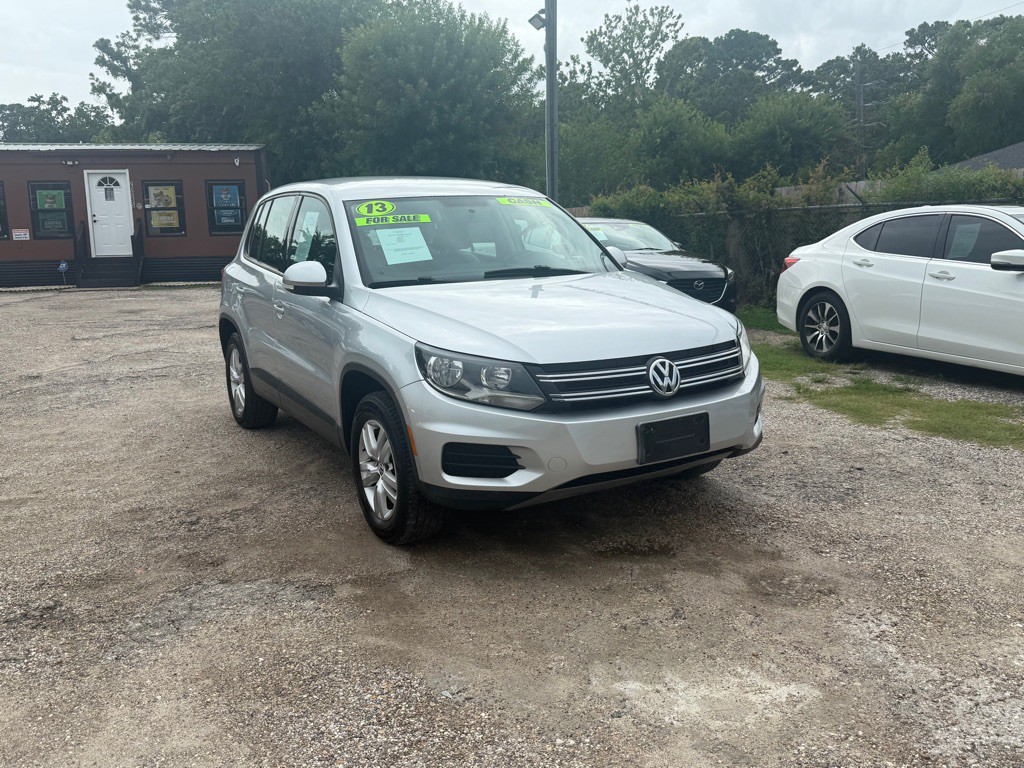 2013 Volkswagen Tiguan Image 2