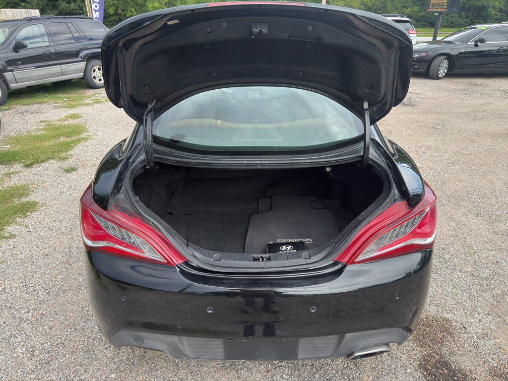 2015 Hyundai Genesis Image 5