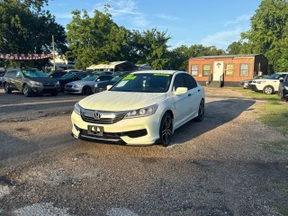 Image for 2017 Honda Accord LX ID: 6677601