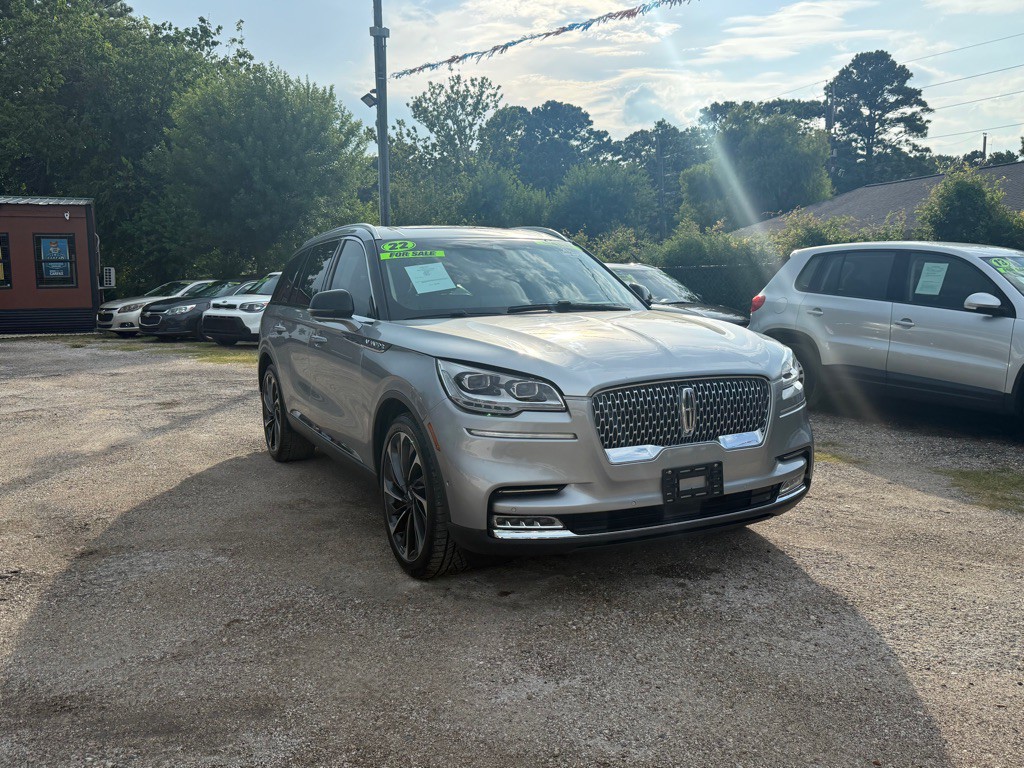 2022 Lincoln Aviator Image 2
