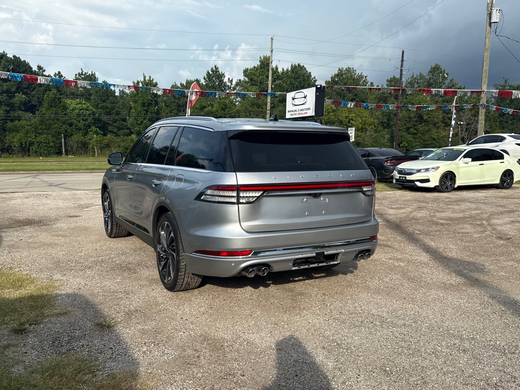 2022 Lincoln Aviator Image 3
