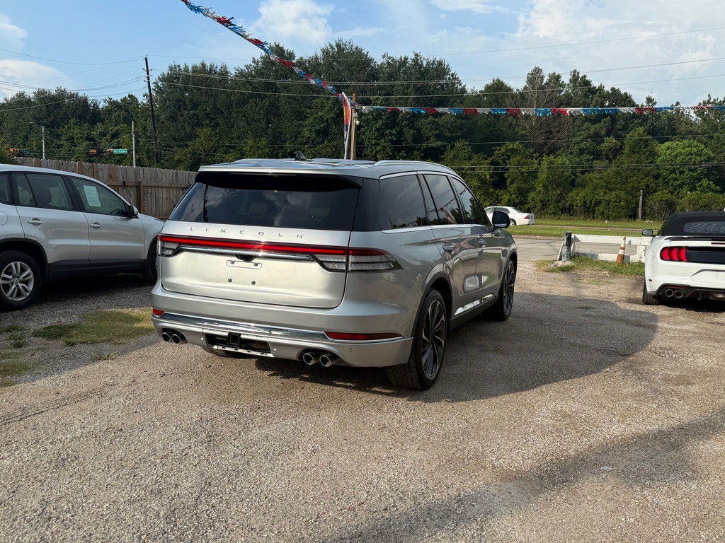 2022 Lincoln Aviator Image 4