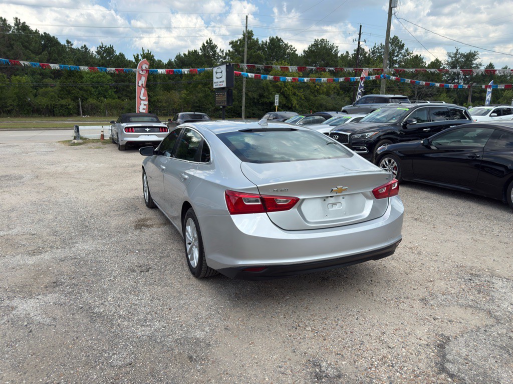 2017 Chevrolet Malibu Image 5