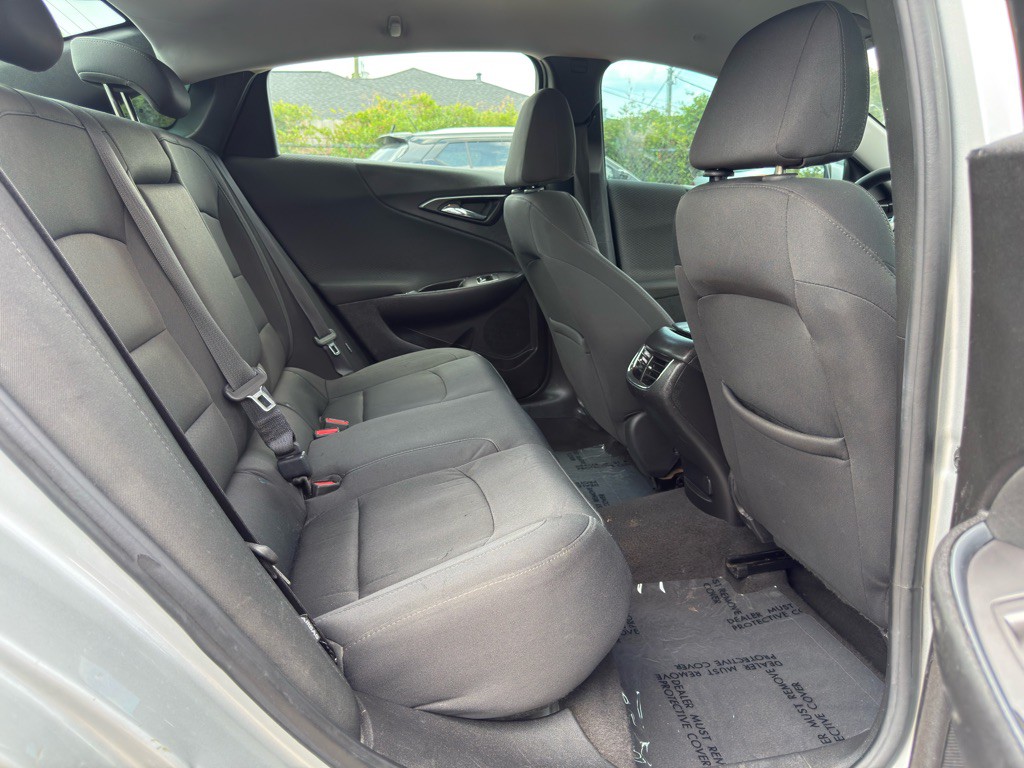 2017 Chevrolet Malibu Image 7