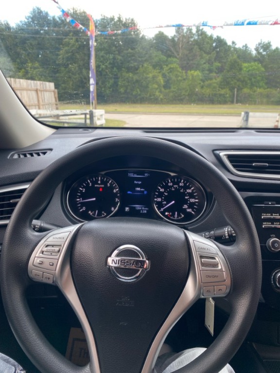 2015 Nissan Rogue Image 10