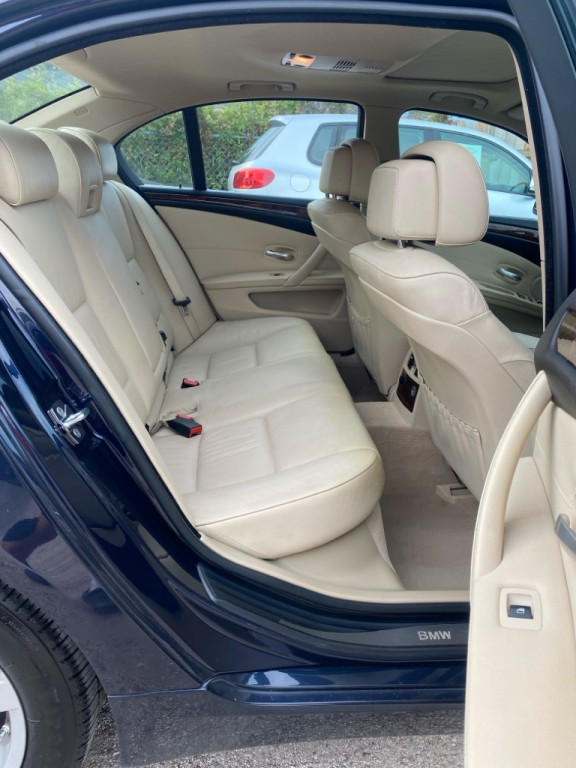 2009 BMW 5 Series Image 8