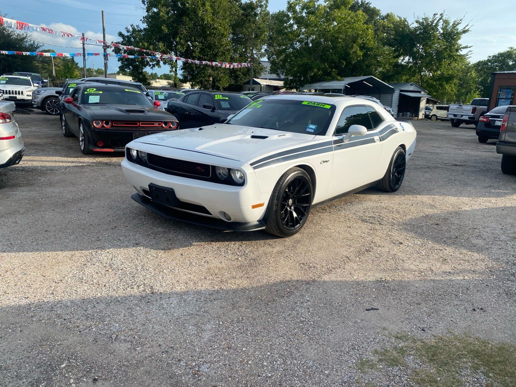 2014 Dodge Challenger Image 1