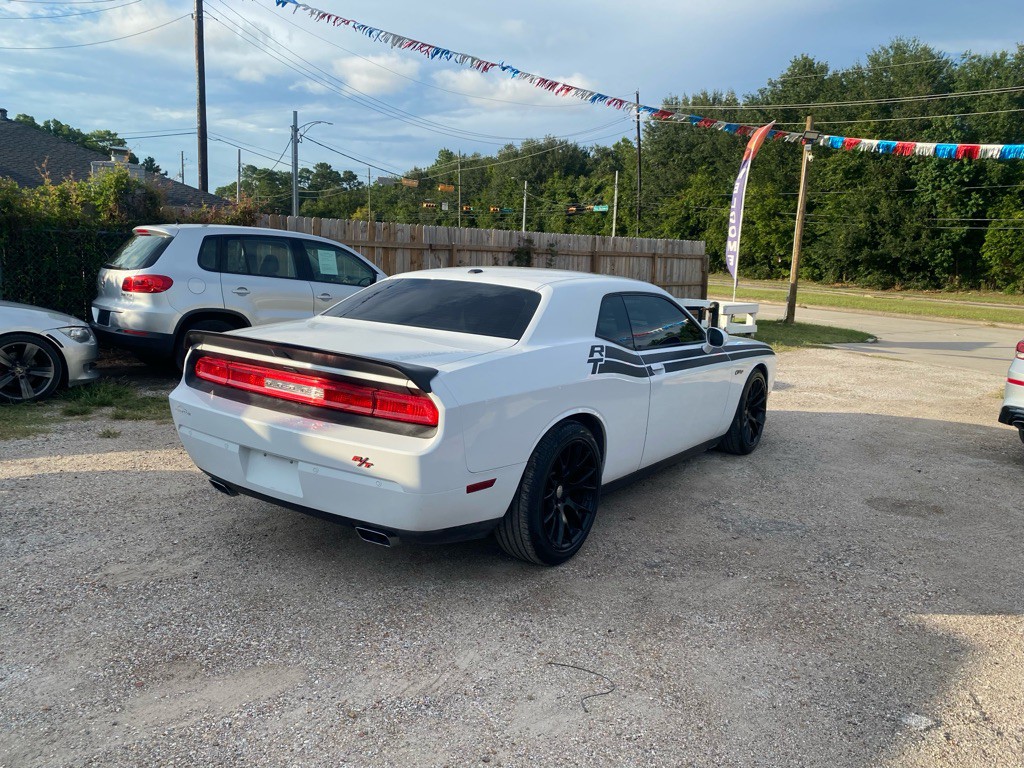 2014 Dodge Challenger Image 4