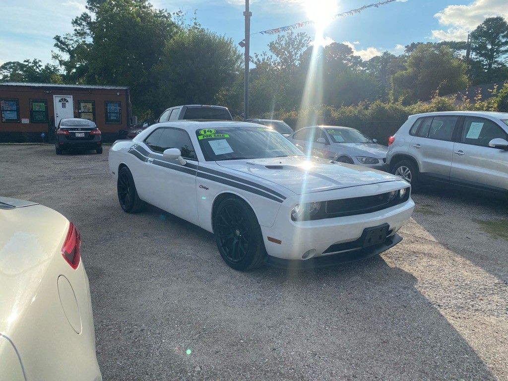 2014 Dodge Challenger Image 2