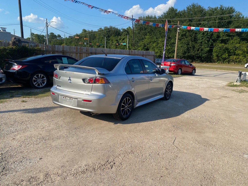 2017 Mitsubishi Lancer Image 4