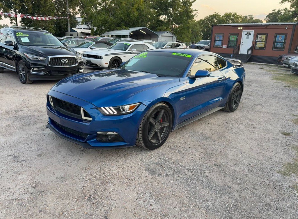 2017 Ford Mustang Image 2