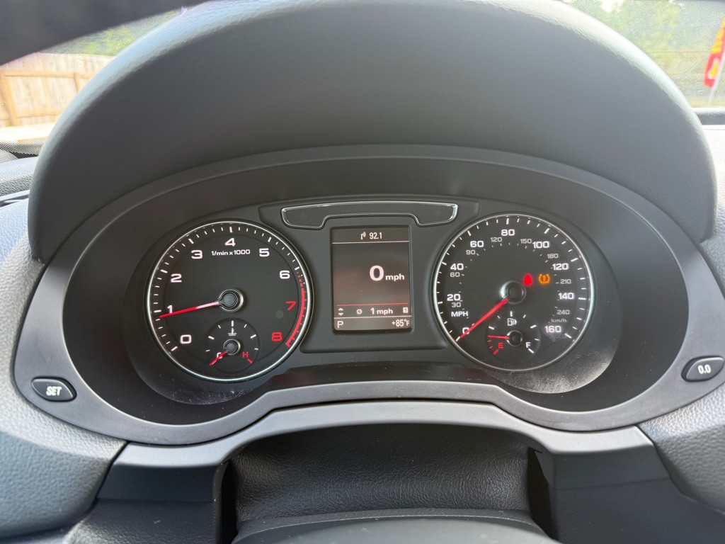 2016 Audi Q3 Image 9