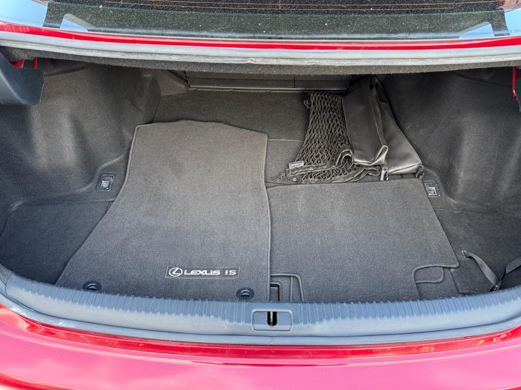 2015 Lexus IS Image 7