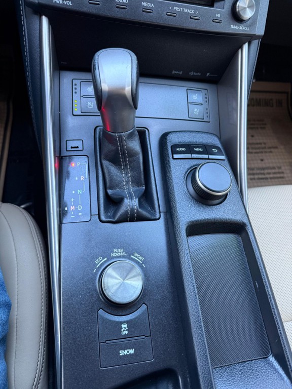 2015 Lexus IS Image 15
