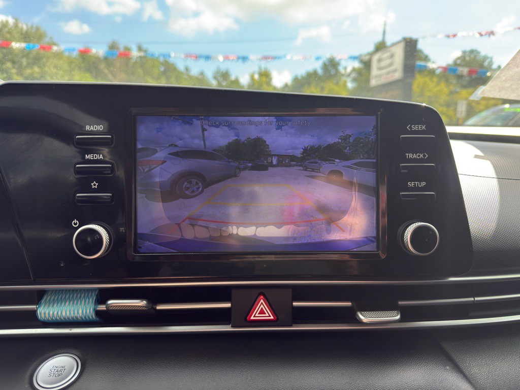 2021 Hyundai Elantra Image 9