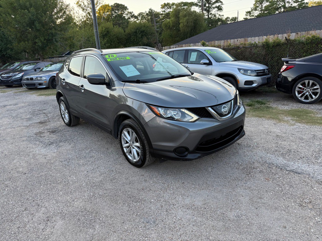 2018 Nissan Rogue Image 1