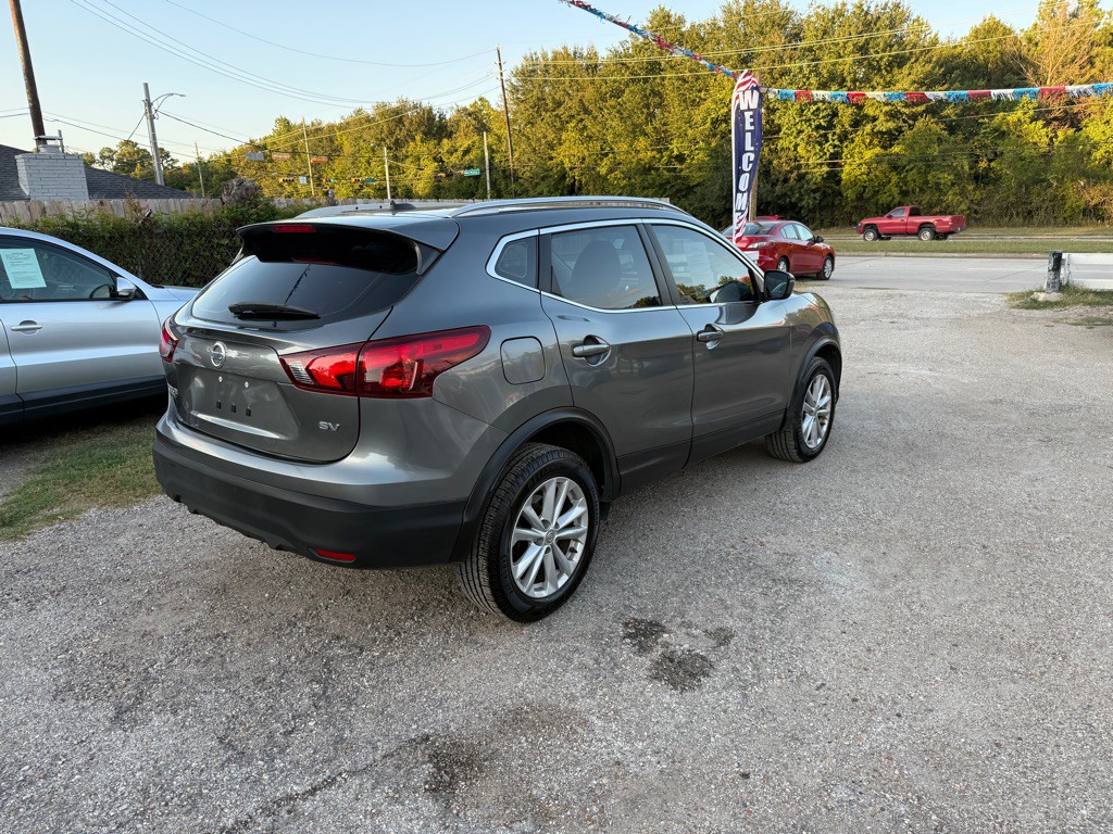 2018 Nissan Rogue Image 3