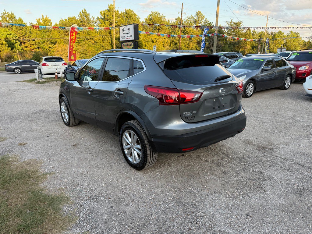 2018 Nissan Rogue Image 4