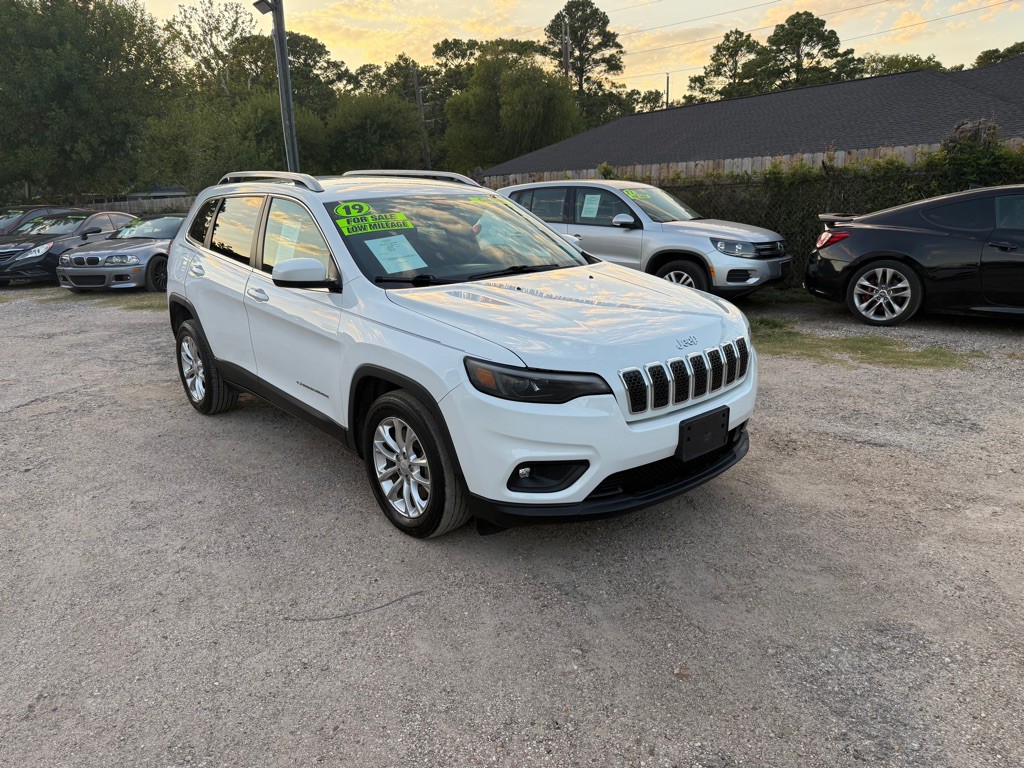 2019 Jeep Cherokee Image 2