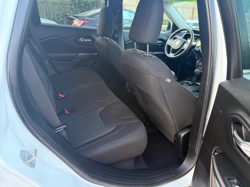 2019 Jeep Cherokee Image 8
