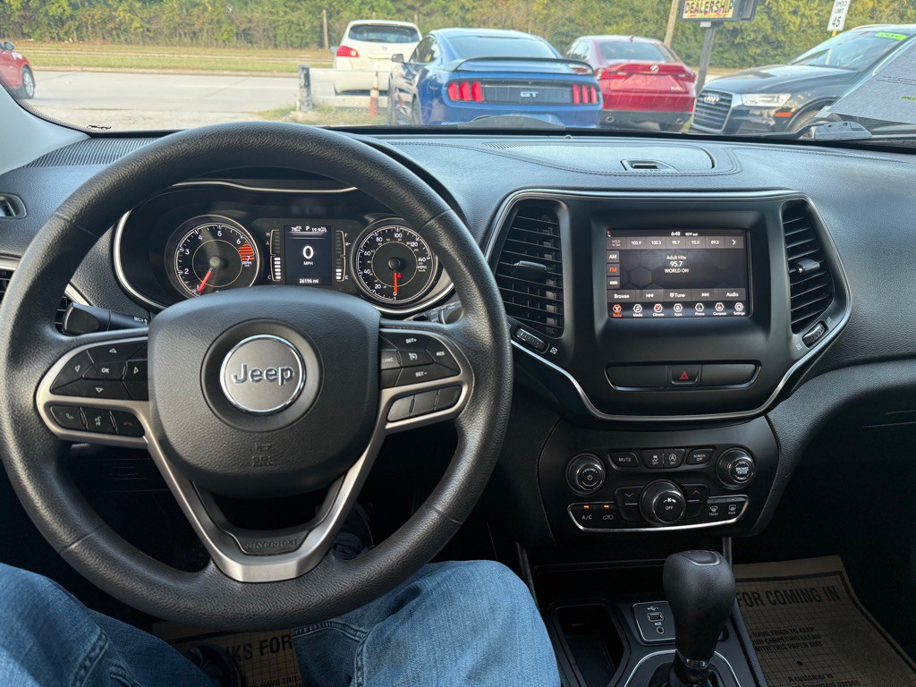 2019 Jeep Cherokee Image 9