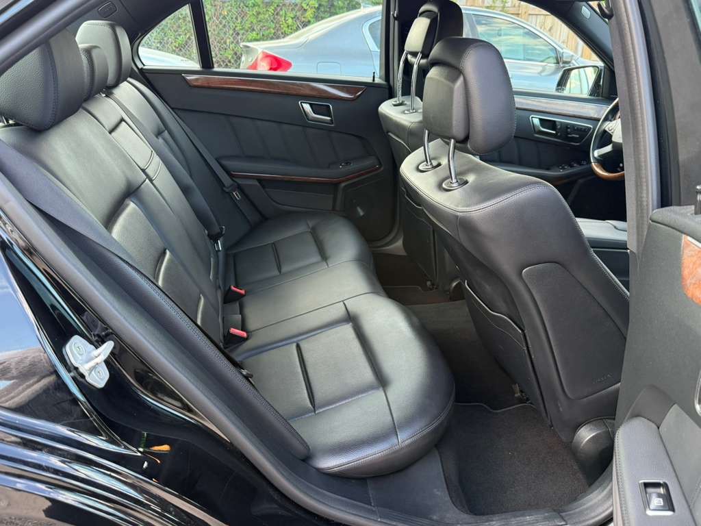 2012 Mercedes-Benz E-Class Image 6