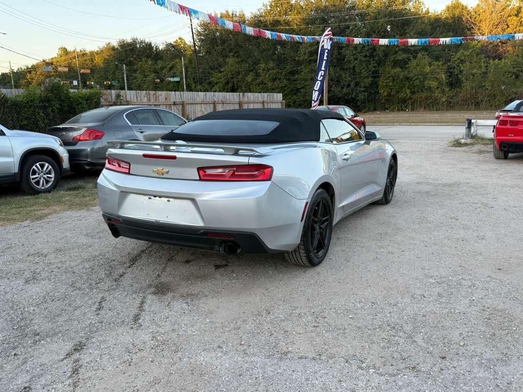 2018 Chevrolet Camaro Image 3