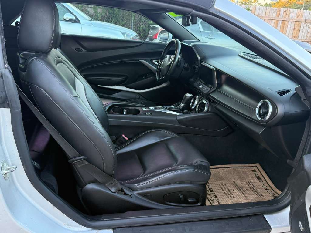 2018 Chevrolet Camaro Image 7