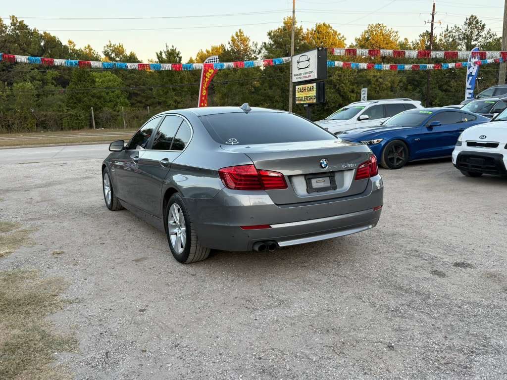 2013 BMW 5 Series Image 2
