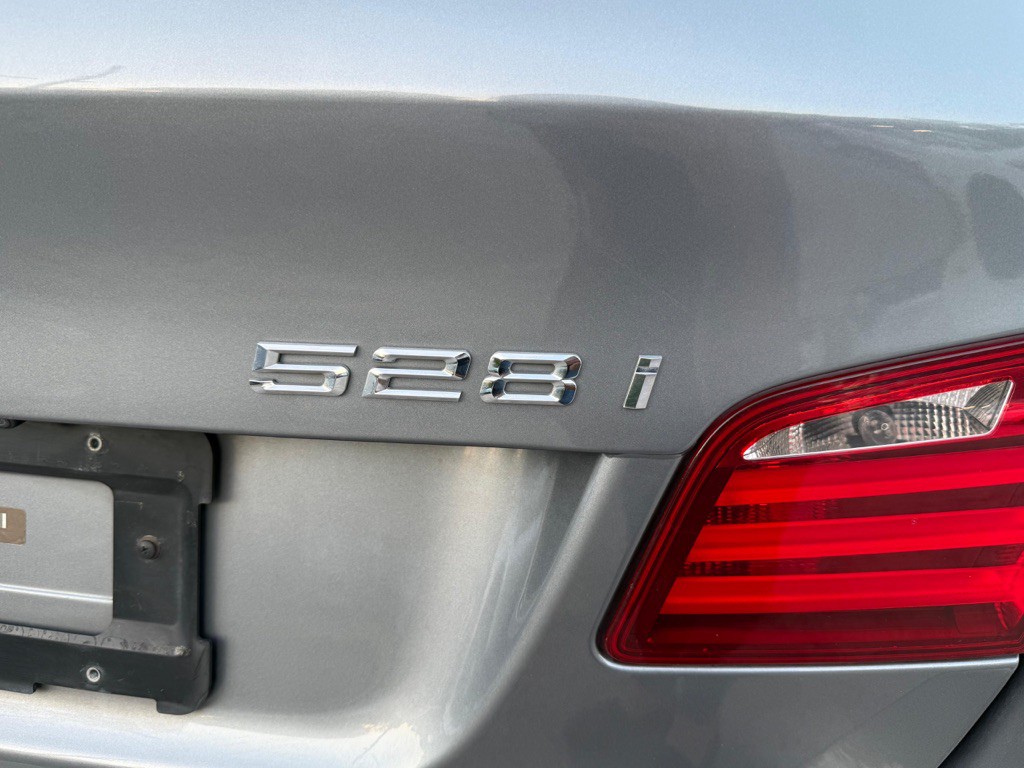 2013 BMW 5 Series Image 6