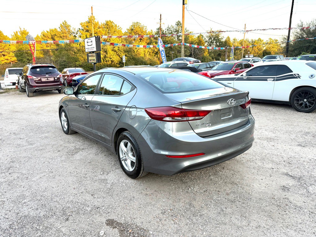 2018 Hyundai Elantra Image 4