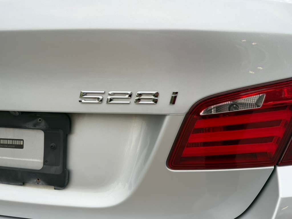 2011 BMW 5 Series Image 5