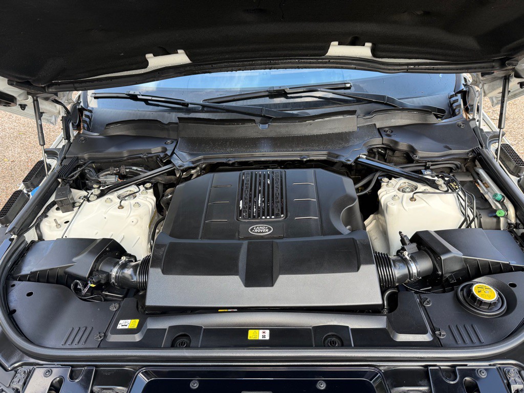 2017 Land Rover Range Rover Sport Image 14