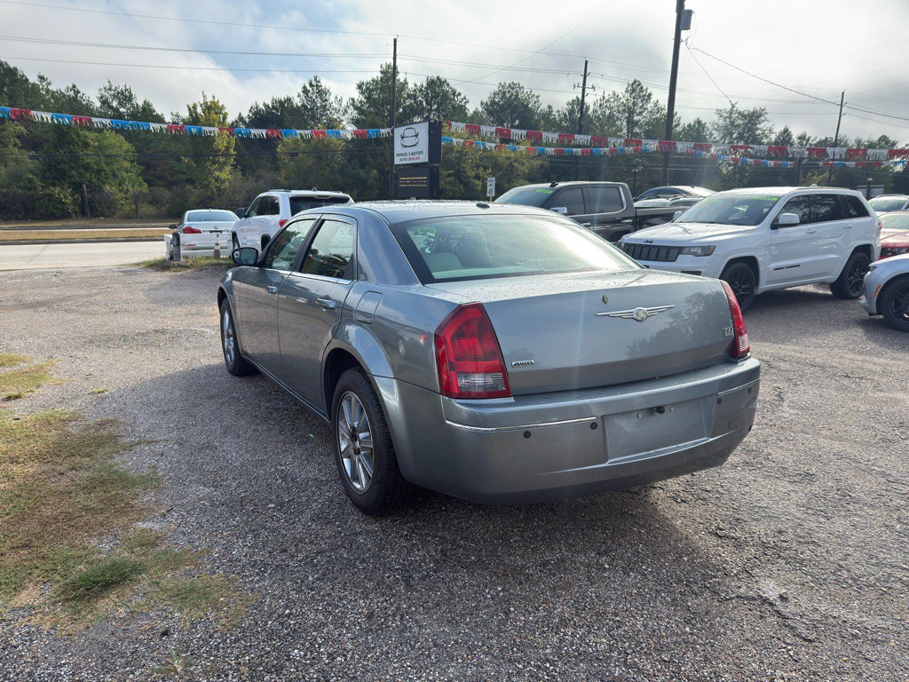 2007 Chrysler 300 Image 4