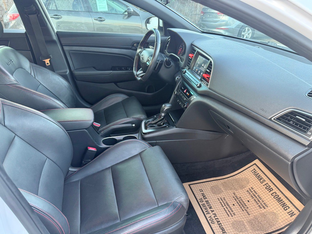 2017 Hyundai Elantra Image 5