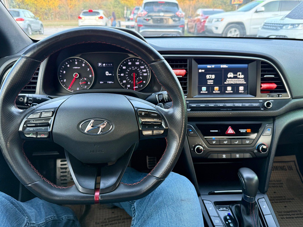 2017 Hyundai Elantra Image 7