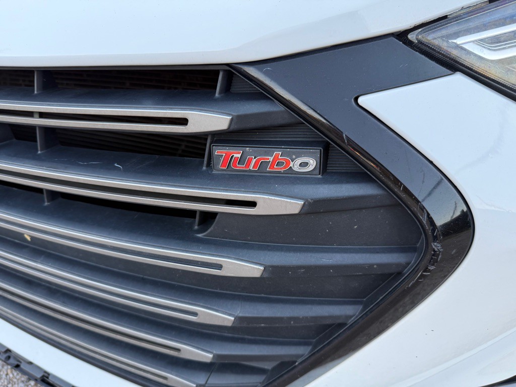 2017 Hyundai Elantra Image 11